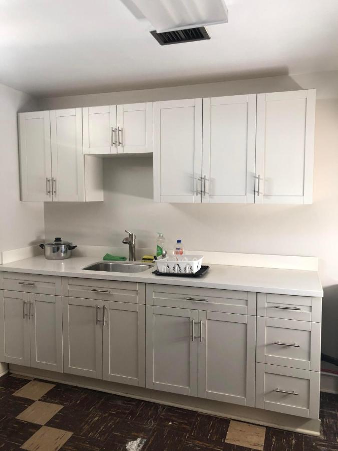 Cozy Guest Home Close To Downtown Vancouver Sights & Subway Station Exterior photo